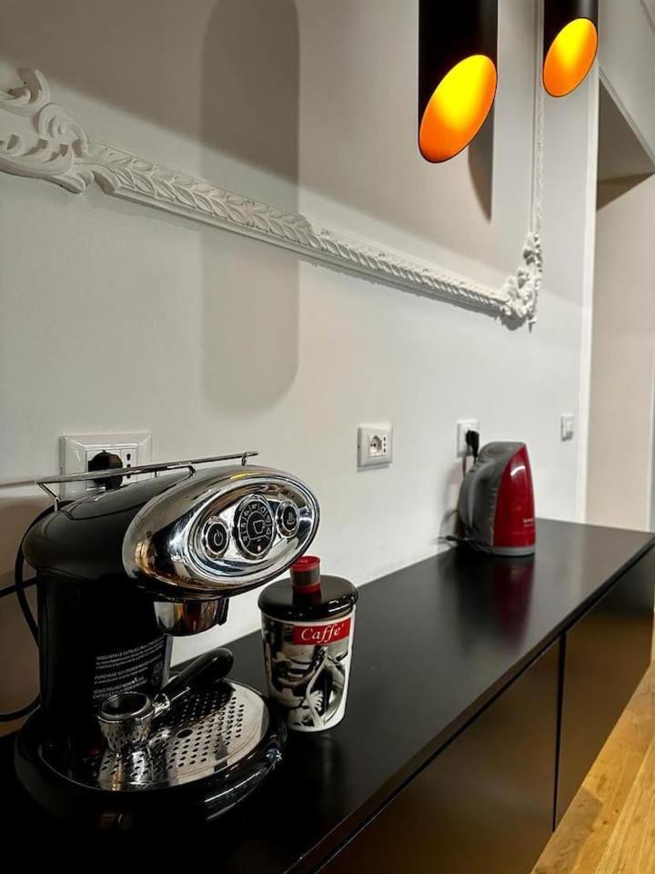 Bay Of Art Apartment Trieste Bagian luar foto