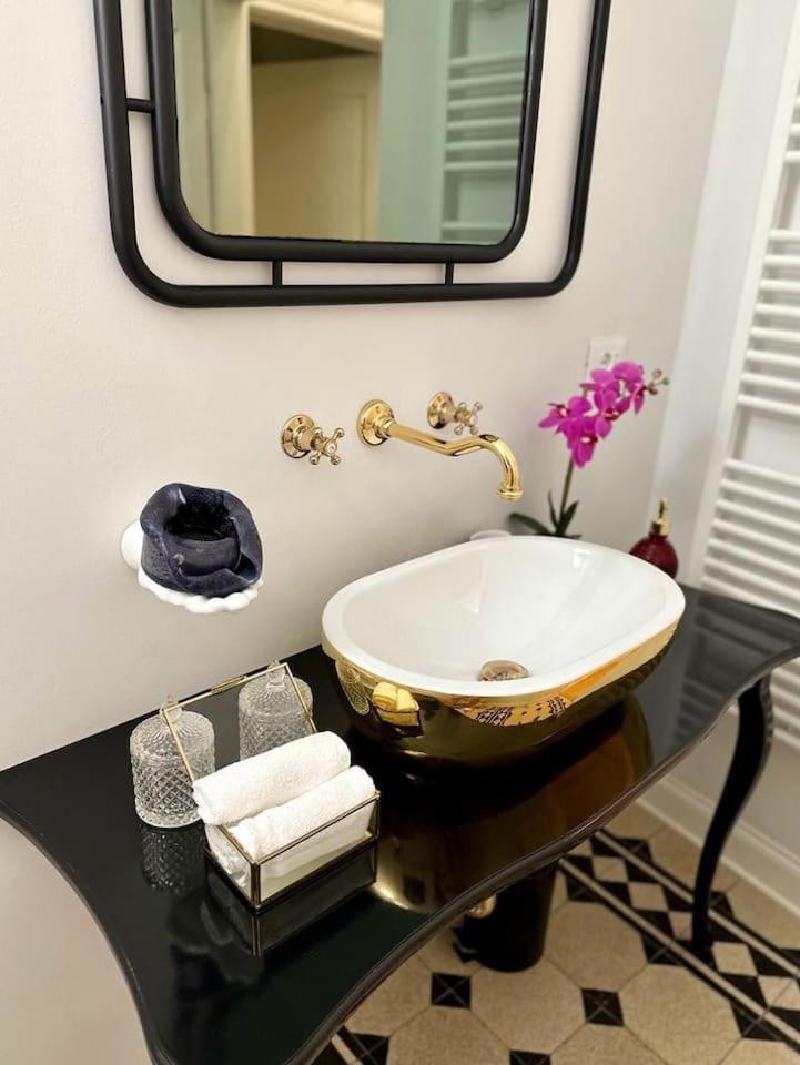 Bay Of Art Apartment Trieste Bagian luar foto