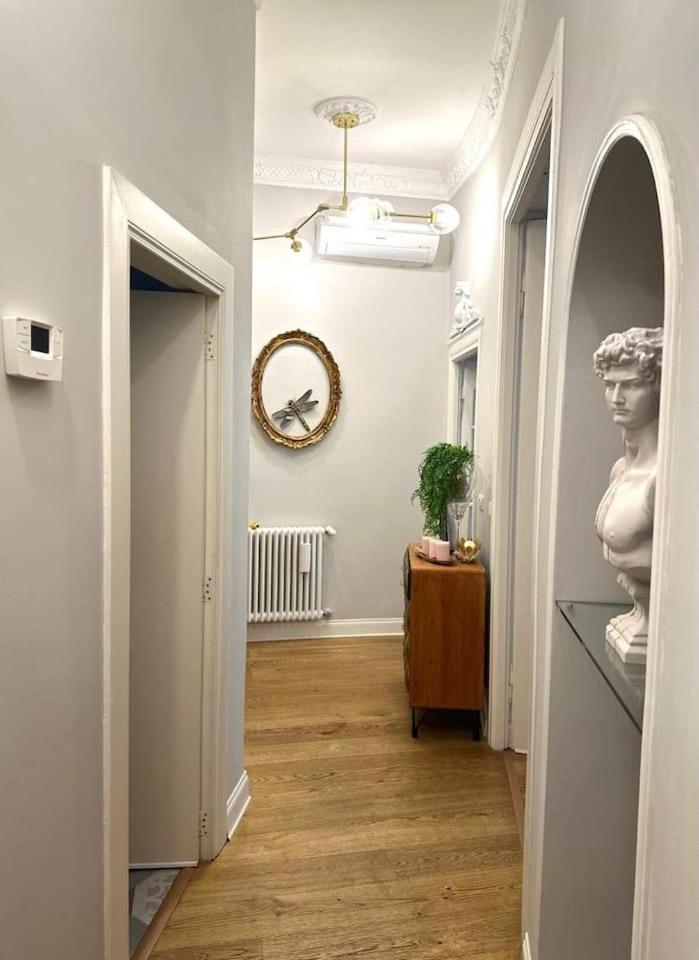 Bay Of Art Apartment Trieste Bagian luar foto