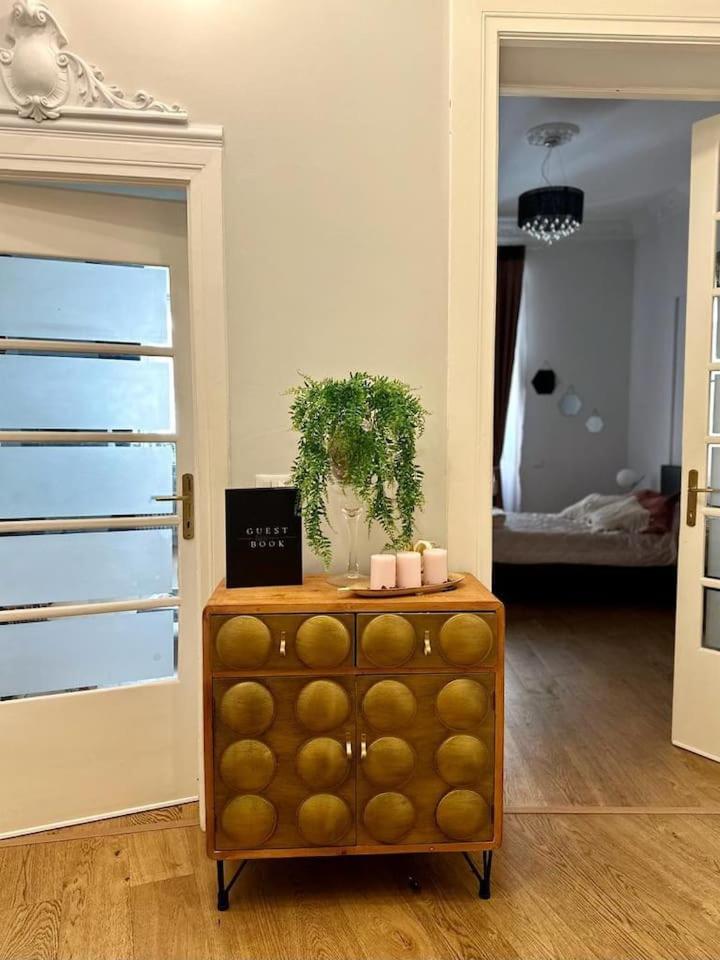 Bay Of Art Apartment Trieste Bagian luar foto